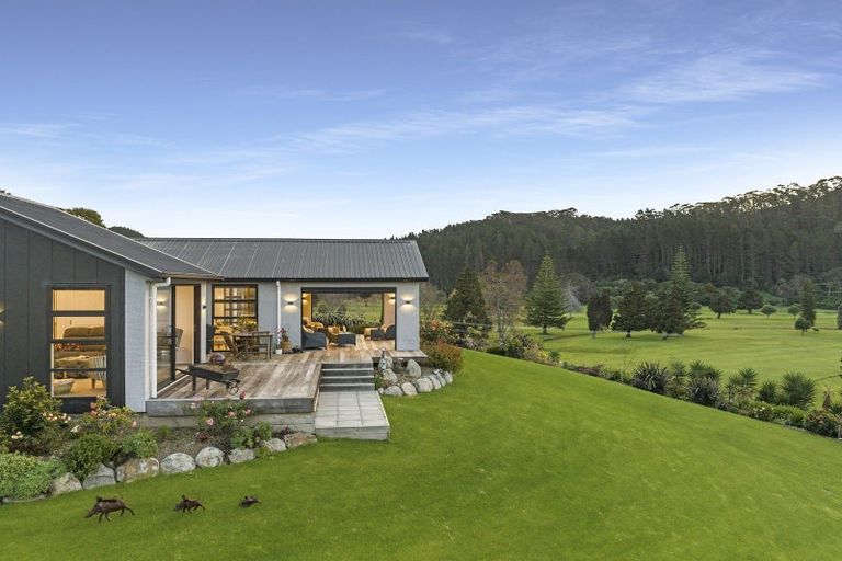 Photo of property in 19 Titoki Lane, Whangamata, 3691