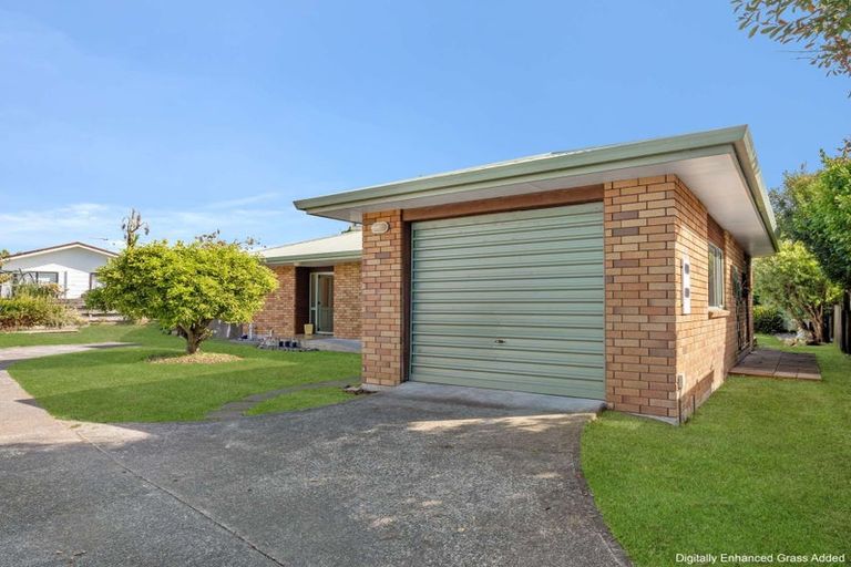 Photo of property in 1/114 The Circle, Manly, Whangaparaoa, 0930