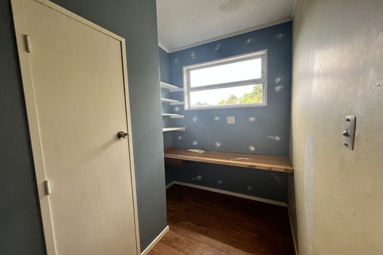 Photo of property in 1 Fyvie Avenue, Tawa, Wellington, 5028