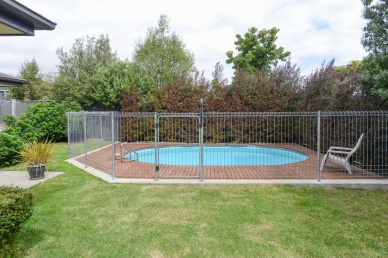 Photo of property in 121 Arataki Road, Havelock North, 4130