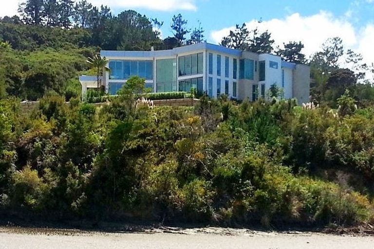 Photo of property in 255 Paremoremo Road, Paremoremo, Auckland, 0632