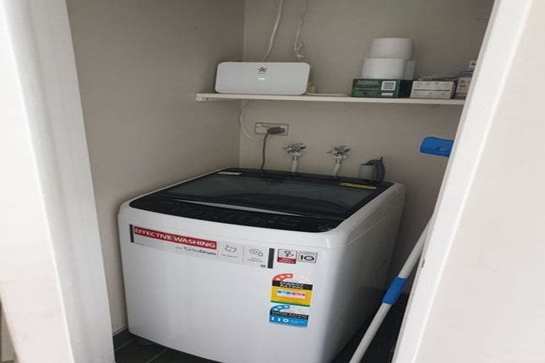 Photo of property in Patent 326 Apartments, 103h/326 Evans Bay Parade, Hataitai, Wellington, 6021