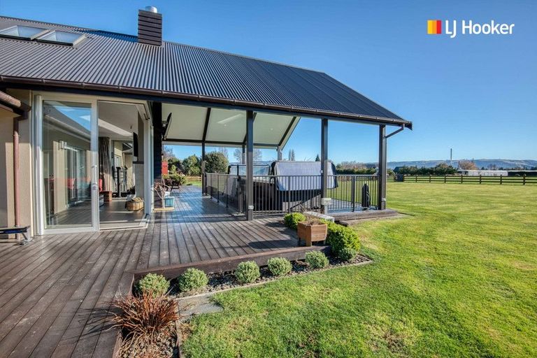 Photo of property in 100 Wingatui Road, Mosgiel, 9024
