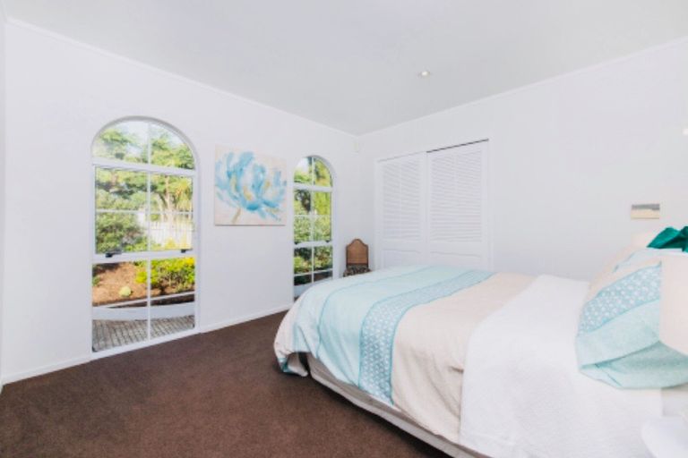 Photo of property in 24 Venus Place, Half Moon Bay, Auckland, 2012