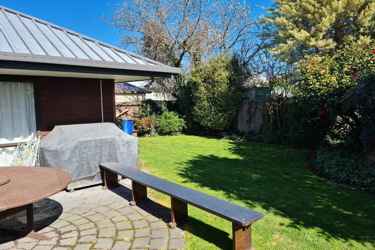 Photo of property in 1/8 Nortons Road, Avonhead, Christchurch, 8042