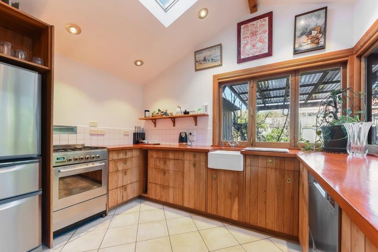 Photo of property in 344 Hardy Street, Nelson, 7010