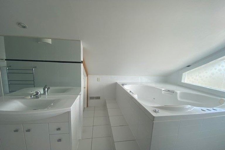 Photo of property in 5-7 Mahoe Street, Eastbourne, Lower Hutt, 5013