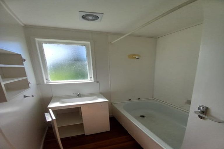 Photo of property in 1 Tairere Crescent, Rosehill, Papakura, 2113