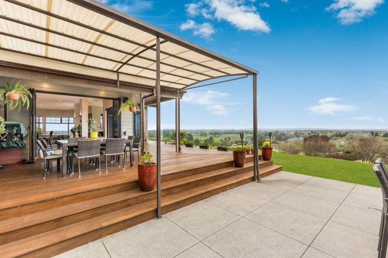 Photo of property in 39 Harry Dreadon Road, Opaheke, Papakura, 2584