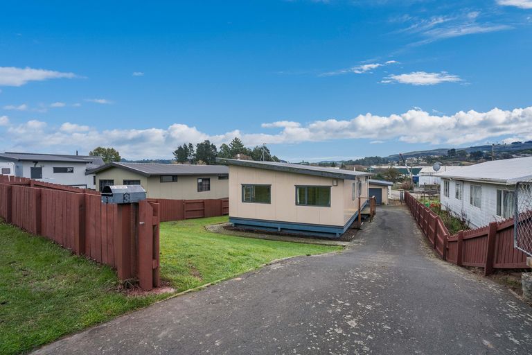 Photo of property in 3 Clariton Avenue, Green Island, Dunedin, 9018