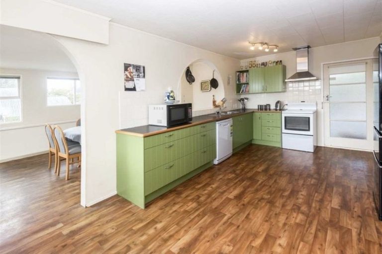 Photo of property in 8 Yeoman Place, Howick, Auckland, 2014