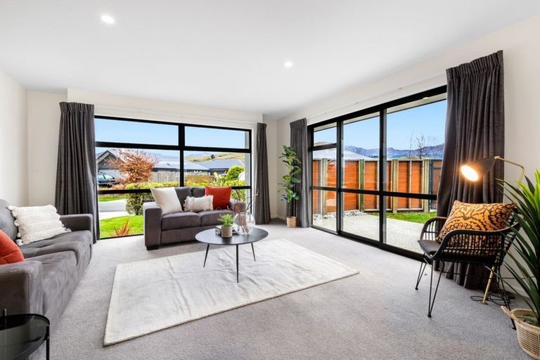 Photo of property in 4 Cone Peak Close, Lake Hayes, Queenstown, 9304