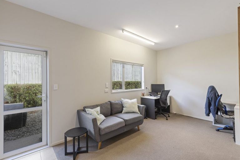 Photo of property in 10 Sampson Avenue, Waiwhakaiho, New Plymouth, 4312