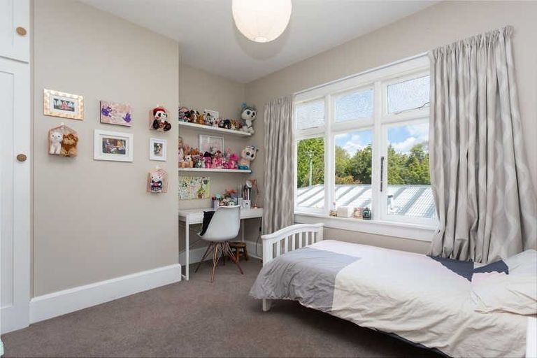 Photo of property in 16 Elmwood Road, Strowan, Christchurch, 8052