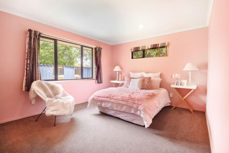 Photo of property in 8 Antonia Place, Aidanfield, Christchurch, 8025