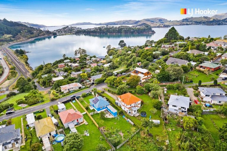 Photo of property in 18 District Road, Roseneath, Port Chalmers, 9023