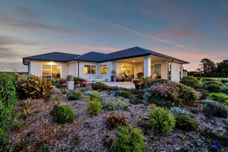Photo of property in 60 Turangi Road, Motunui, Waitara, 4383