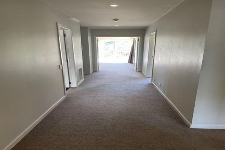 Photo of property in 9 Gifford Grove, Churton Park, Wellington, 6037