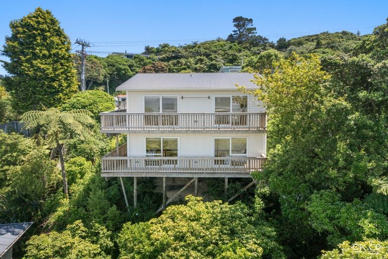 Photo of property in 60 Maungaraki Road, Korokoro, Lower Hutt, 5012