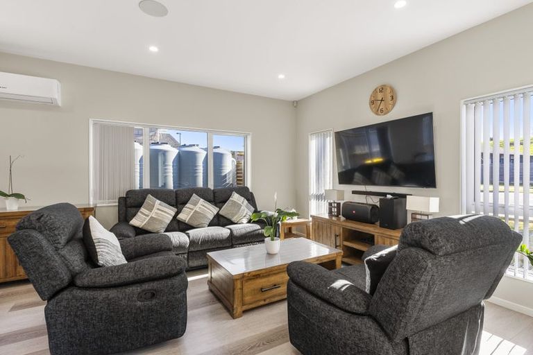 Photo of property in 24 Holcroft Street, Papakura, 2110