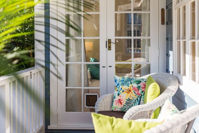 Photo of property in 10 Kowhai Street, Eastbourne, Lower Hutt, 5013