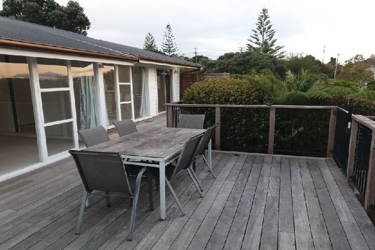 Photo of property in 8 Peter Terrace, Castor Bay, Auckland, 0620