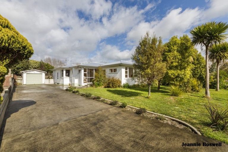 Photo of property in 28 Henare Street, West End, Palmerston North, 4412