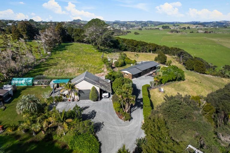 Photo of property in 93 Hamilton Road, Waimauku, 0881