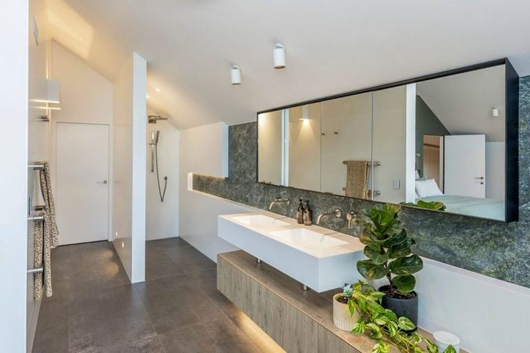 Photo of property in 109 Main Road, Governors Bay, Lyttelton, 8971