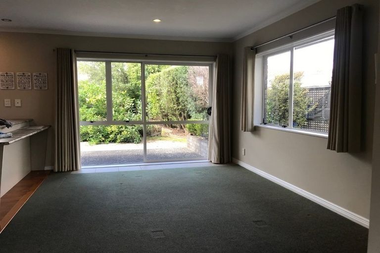 Photo of property in 12 Suncrest Drive, West Harbour, Auckland, 0618