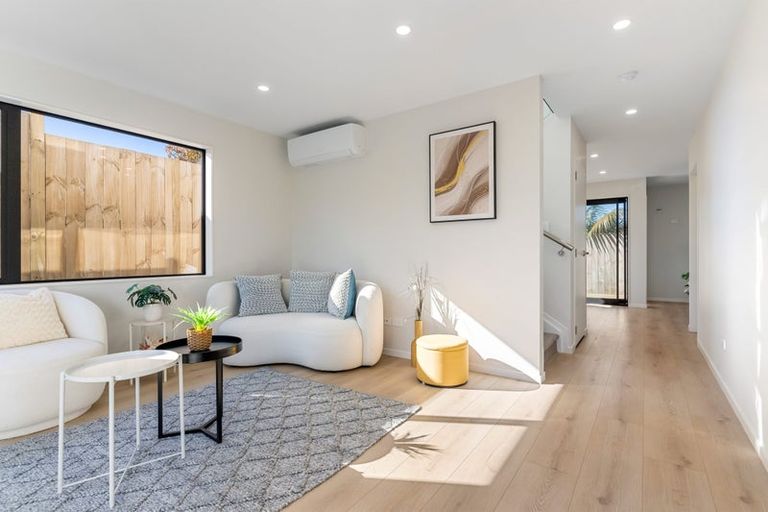 Photo of property in 16b Meadway, Sunnyhills, Auckland, 2010