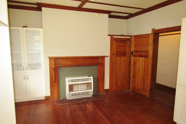 Photo of property in 37 Riverside Drive, Waiwhetu, Lower Hutt, 5010