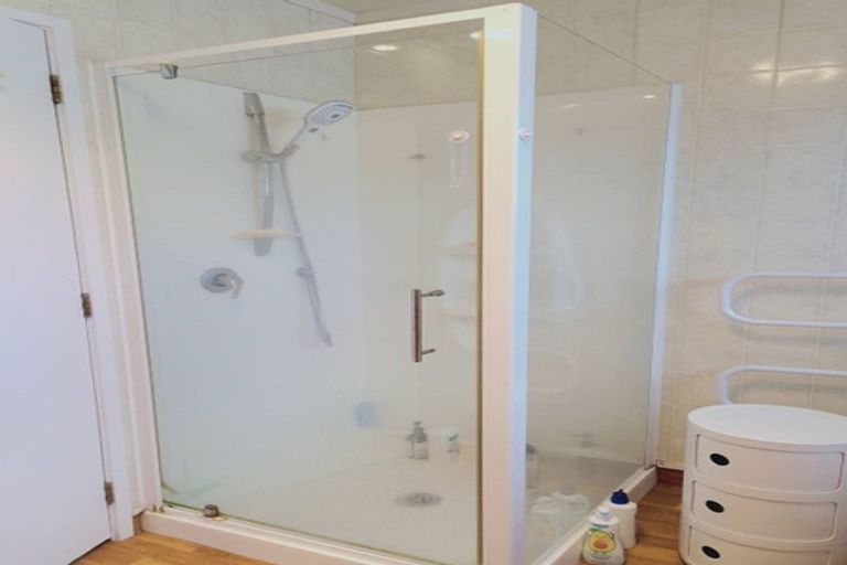 Photo of property in 1/166 Fisher Parade, Farm Cove, Auckland, 2012