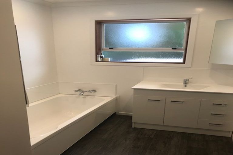 Photo of property in 11 Strathmore Place, Awapuni, Palmerston North, 4412