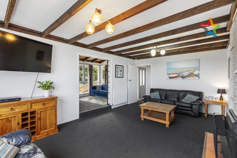 Photo of property in 68 Dowse Drive, Maungaraki, Lower Hutt, 5010