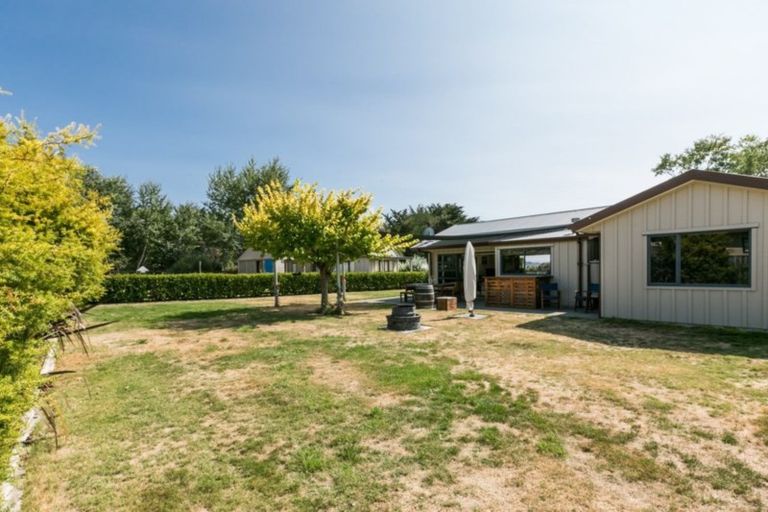Photo of property in 16 Airini Road, Waimarama, Havelock North, 4294