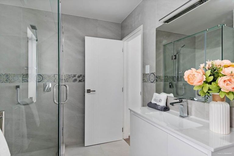 Photo of property in 4c Amerce Place, Highland Park, Auckland, 2010