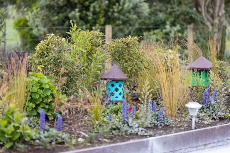 Photo of property in 43 Carrs Road, Urenui, 4377