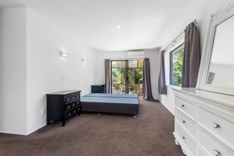 Photo of property in 1/17 Mizpah Road, Waiake, Auckland, 0630