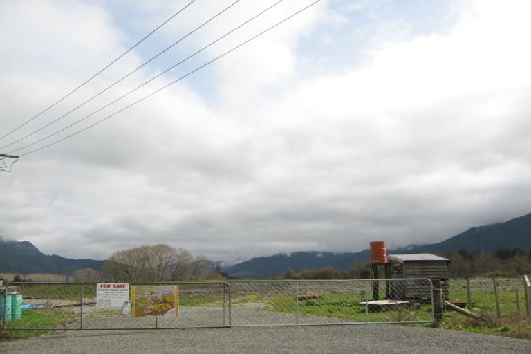 Photo of property in 29 Grey Street, Murchison, 7007