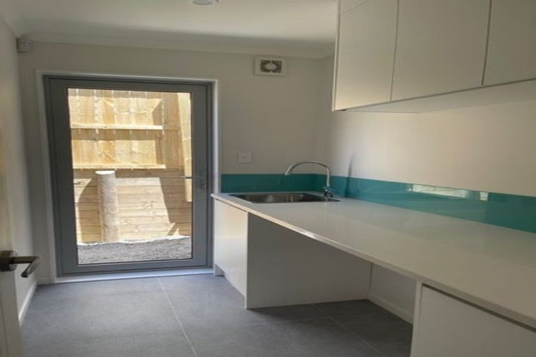 Photo of property in 30b Sorrel Crescent, Bucklands Beach, Auckland, 2012