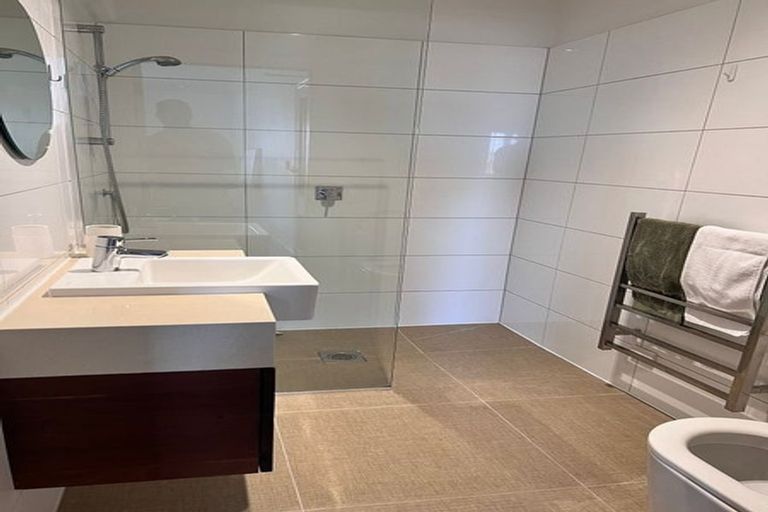 Photo of property in 8 Central Terrace, Kelburn, Wellington, 6012