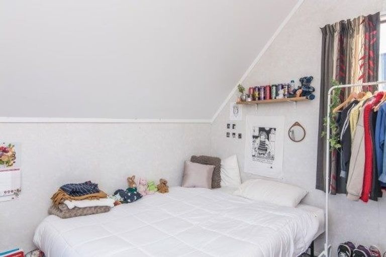 Photo of property in 2 Kaikoura Street, Maupuia, Wellington, 6022