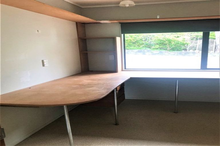 Photo of property in 120 Caton Road, Waitakere, Henderson, 0782