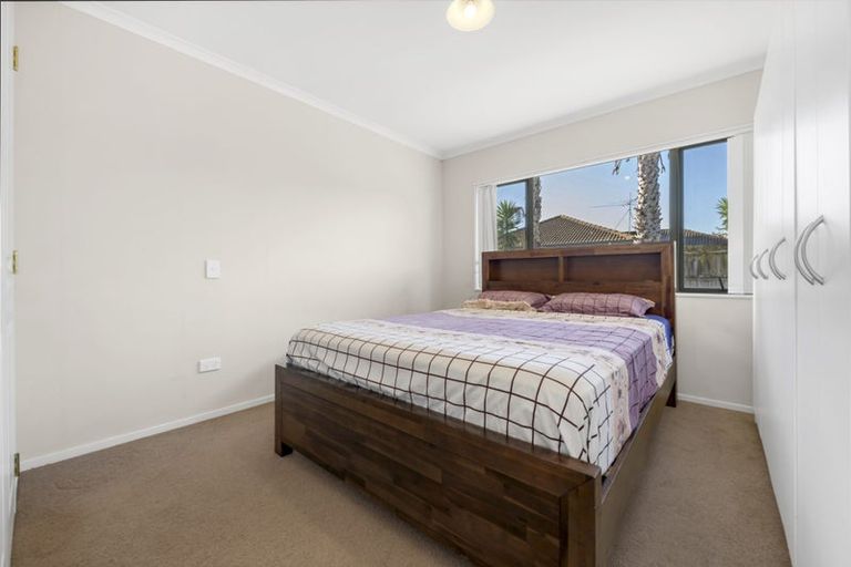 Photo of property in 16 Castlehill Court, Wattle Downs, Auckland, 2103