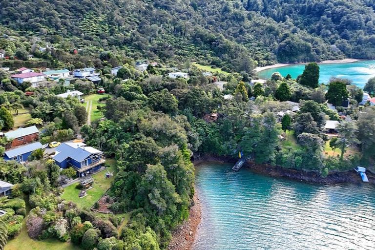 Photo of property in 26 Kamahi Road, Tennyson Inlet, 7195