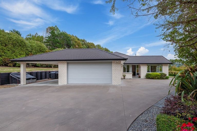 Photo of property in 83 Dalmore Way, Acacia Bay, Taupo, 3385