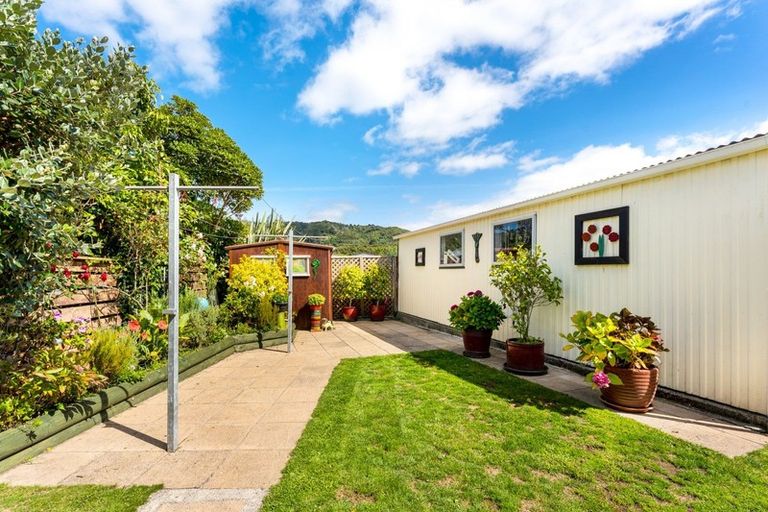 Photo of property in 17 Momona Street, Wainuiomata, Lower Hutt, 5014