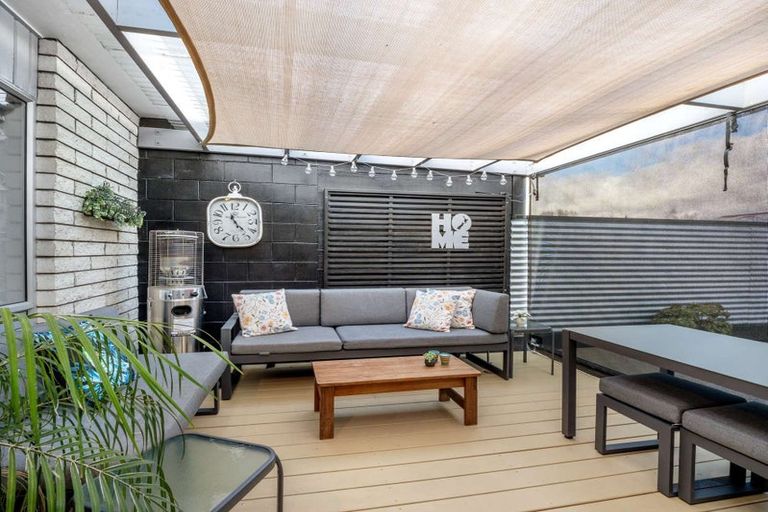 Photo of property in 2 Langley Avenue, Milson, Palmerston North, 4414