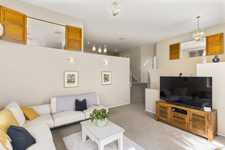Photo of property in 25 Carnmore Place, Torbay, Auckland, 0630